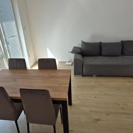 Holiday home Riverside House Duna
